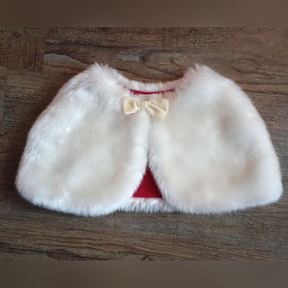 Other - Girls White Faux Fur Christmas Cape Size 5T
